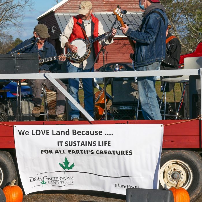 Bill Flemer and Friends on D&R Greenway's Float photo byDavid Anderson (2)